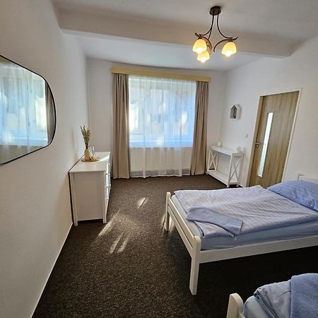 Rodinny Apartman U Kuby Chlumec nad Cidlinou Exteriér fotografie